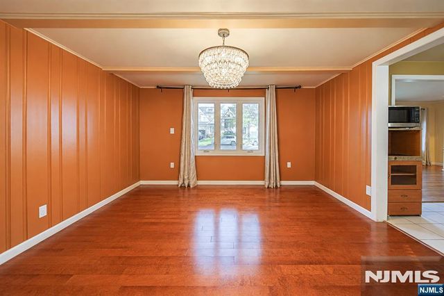 172 Behnke Avenue, Paramus, NJ 07652