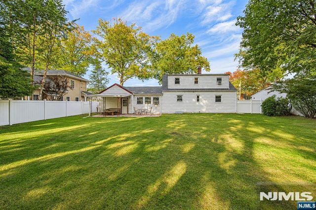 172 Behnke Avenue, Paramus, NJ 07652