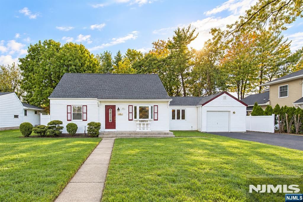 172 Behnke Avenue, Paramus, NJ 07652