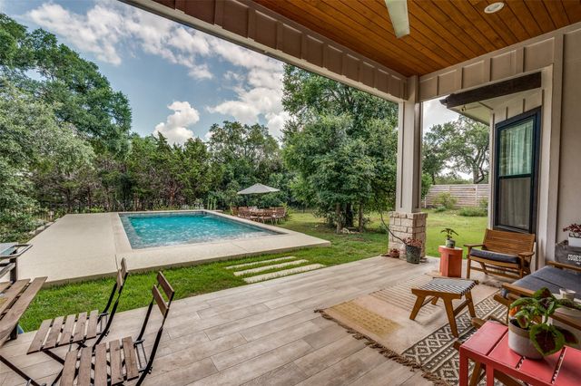 410 Woodland Oaks TRL, Buda, TX 78610