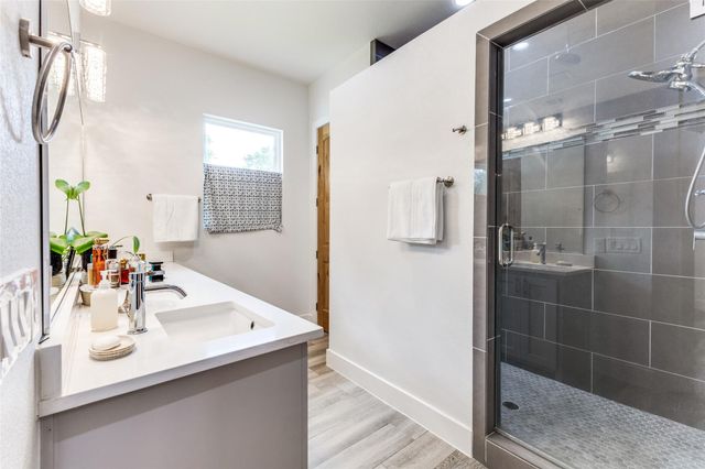 410 Woodland Oaks TRL, Buda, TX 78610