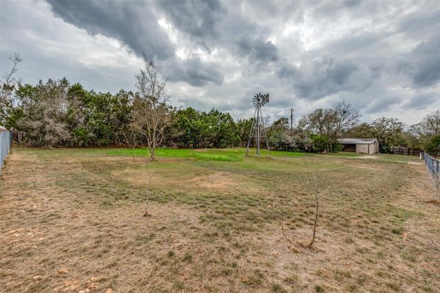 410 Woodland Oaks TRL, Buda, TX 78610