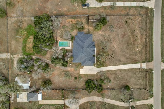 410 Woodland Oaks TRL, Buda, TX 78610