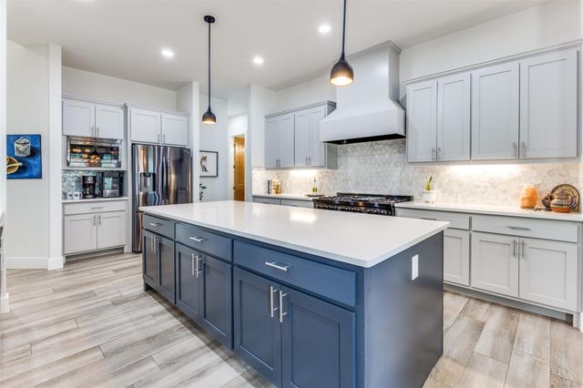 410 Woodland Oaks TRL, Buda, TX 78610