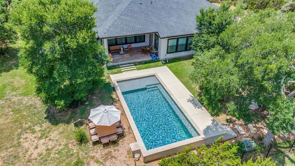 410 Woodland Oaks TRL, Buda, TX 78610
