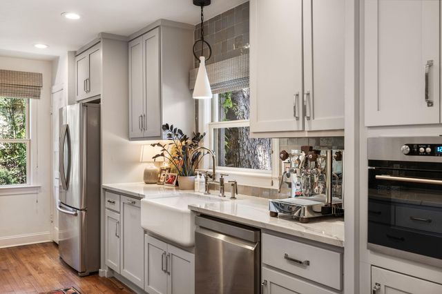 2304 Greenlee DR, Austin, TX 78703