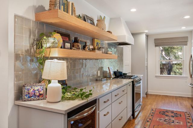 2304 Greenlee DR, Austin, TX 78703