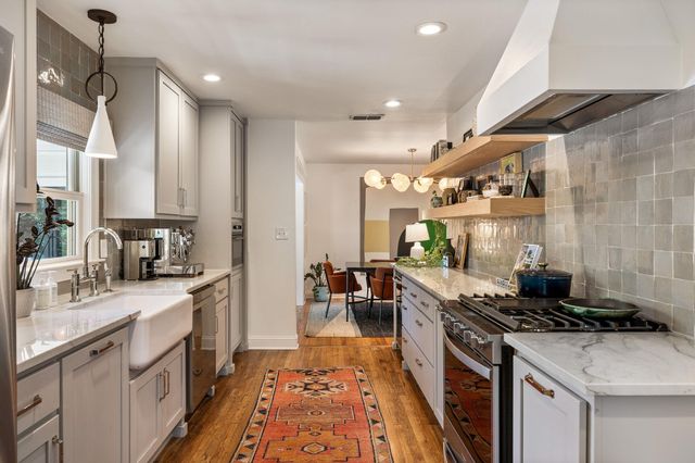 2304 Greenlee DR, Austin, TX 78703