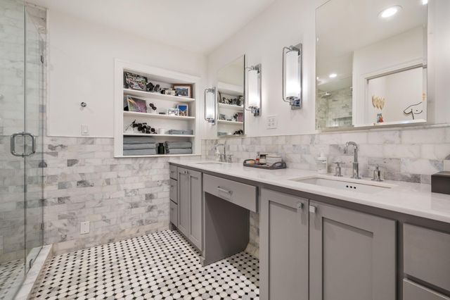 2304 Greenlee DR, Austin, TX 78703