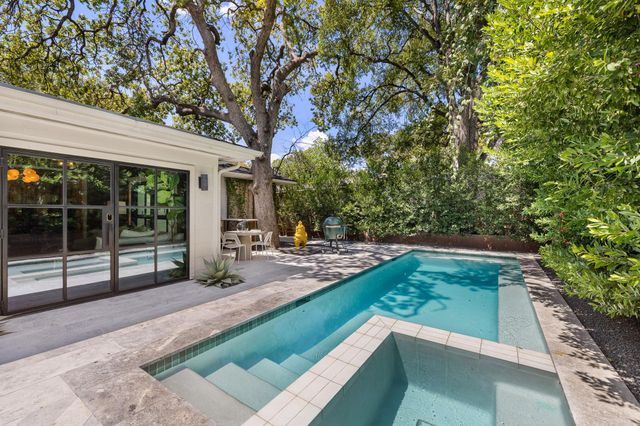 2304 Greenlee DR, Austin, TX 78703