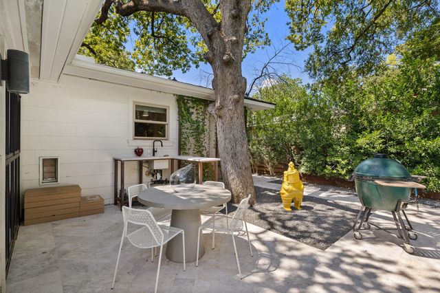 2304 Greenlee DR, Austin, TX 78703