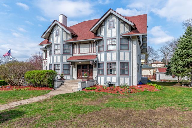 1008 Mississippi Avenue, Davenport, IA 52803