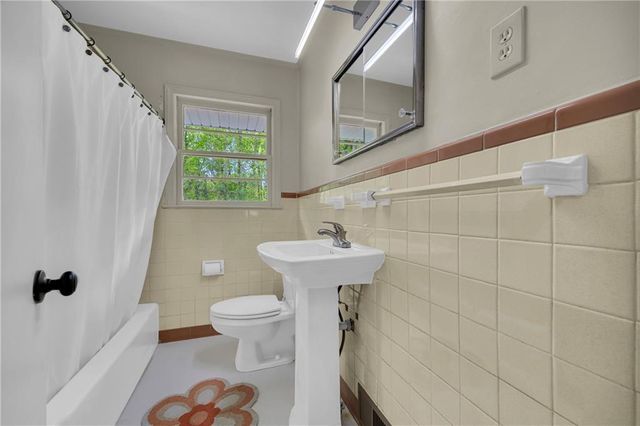 231 Honeysuckle Drive, Commerce, GA 30529