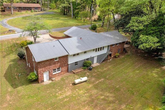 231 Honeysuckle Drive, Commerce, GA 30529