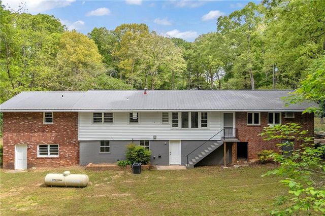 231 Honeysuckle Drive, Commerce, GA 30529