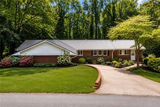 231 Honeysuckle Drive, Commerce, GA 30529