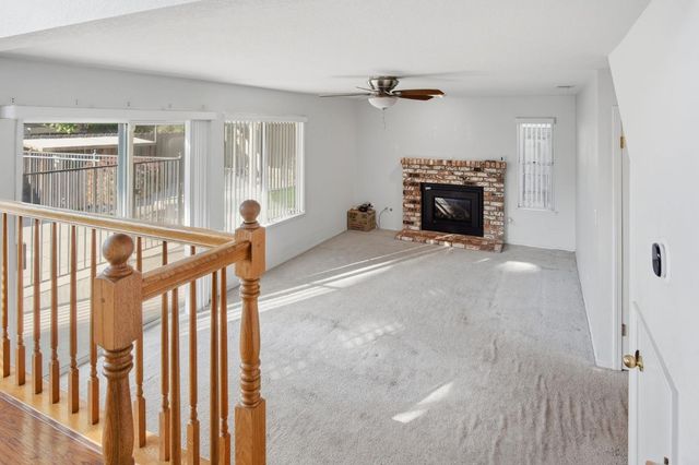 1507 Crestwood Dr, Escalon, CA 95320