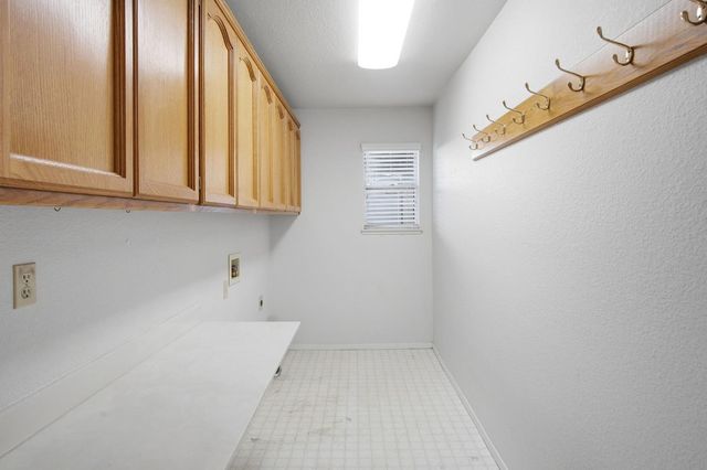1507 Crestwood Dr, Escalon, CA 95320