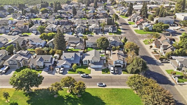 1507 Crestwood Dr, Escalon, CA 95320