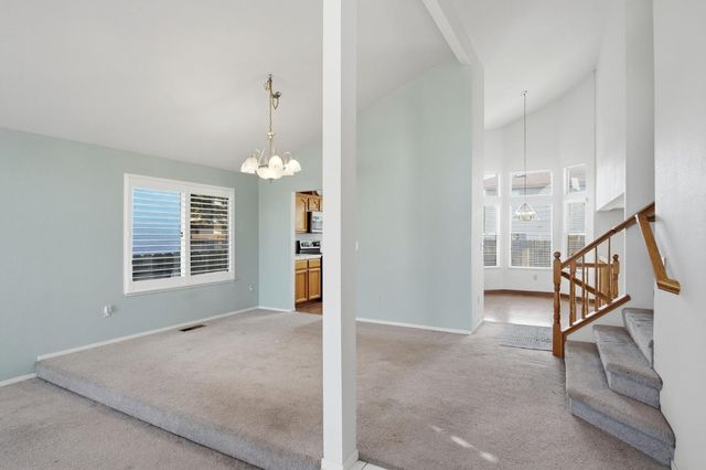 1507 Crestwood Dr, Escalon, CA 95320