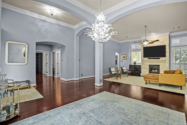 1207 Via Belcanto, San Antonio, TX 78260