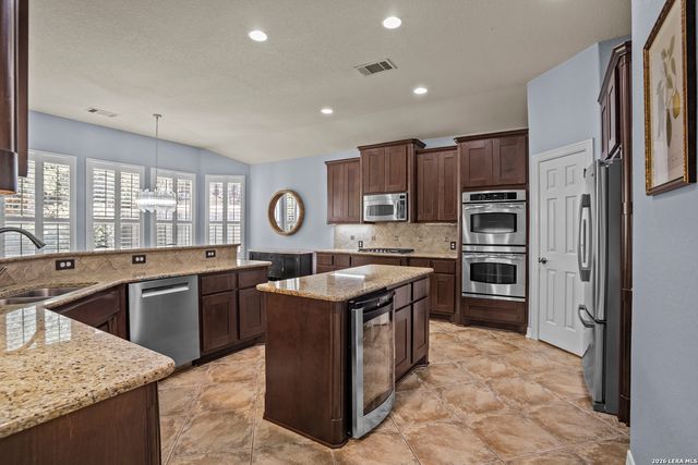 1207 Via Belcanto, San Antonio, TX 78260