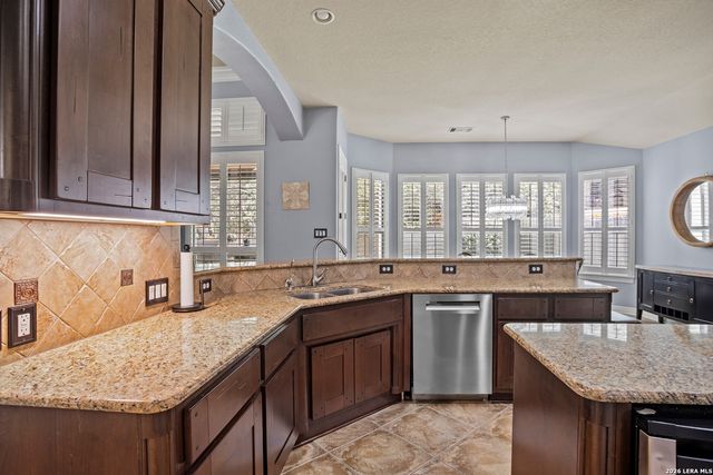 1207 Via Belcanto, San Antonio, TX 78260