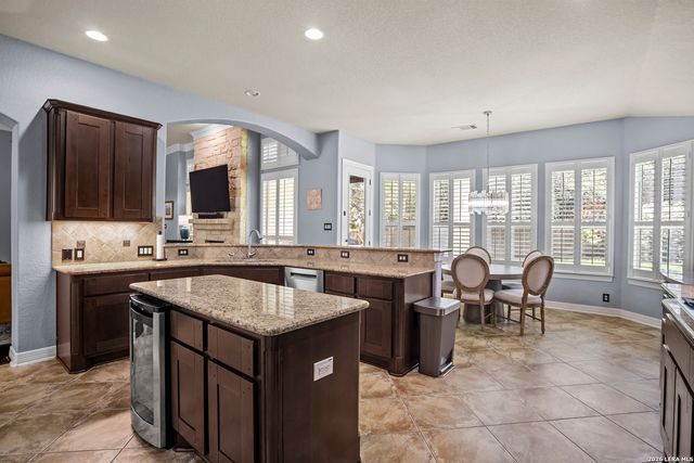 1207 Via Belcanto, San Antonio, TX 78260
