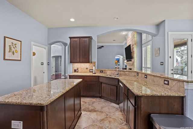 1207 Via Belcanto, San Antonio, TX 78260