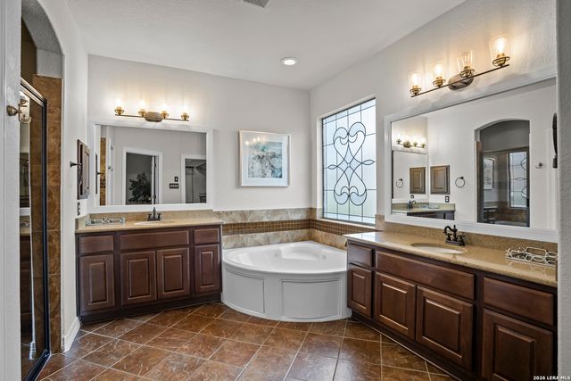 1207 Via Belcanto, San Antonio, TX 78260