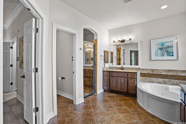 1207 Via Belcanto, San Antonio, TX 78260