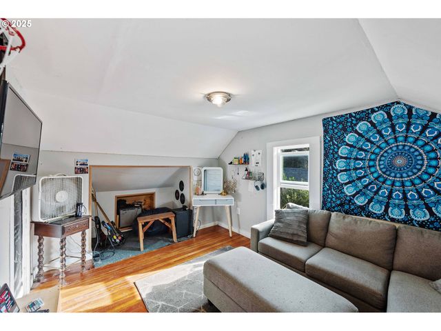 865 N DEAN St, Coquille, OR 97423