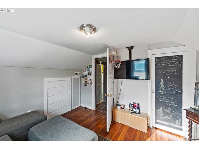 865 N DEAN St, Coquille, OR 97423