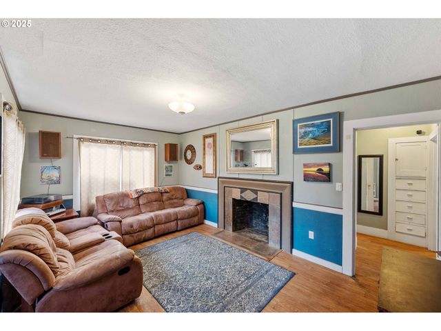 865 N DEAN St, Coquille, OR 97423