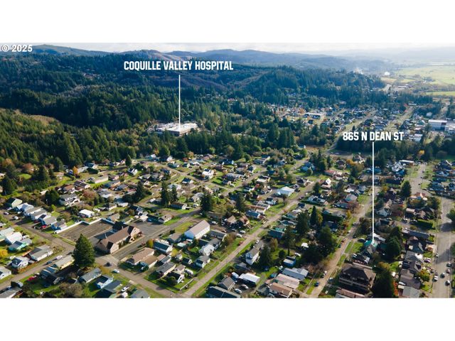 865 N DEAN St, Coquille, OR 97423