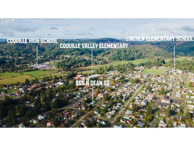 865 N DEAN St, Coquille, OR 97423