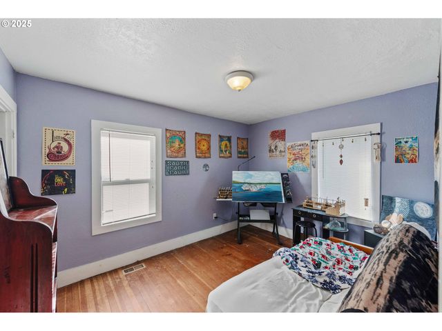 865 N DEAN St, Coquille, OR 97423