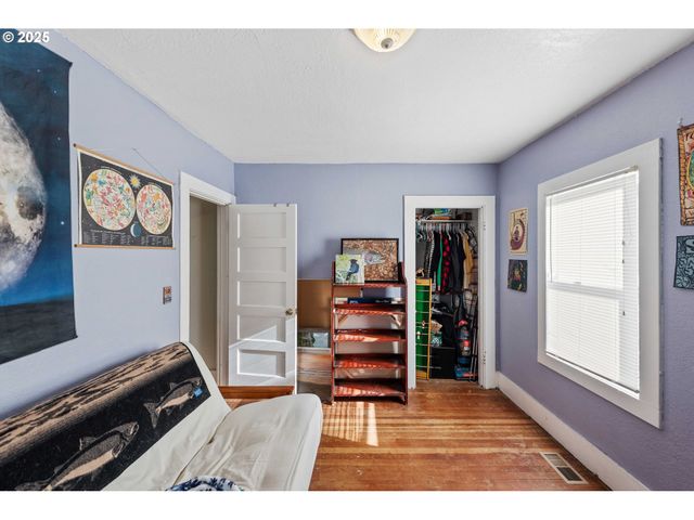 865 N DEAN St, Coquille, OR 97423