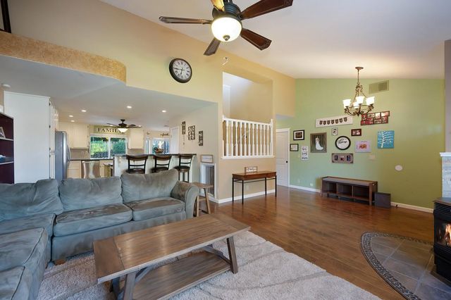 2836 Clemson Dr, Cameron Park, CA 95682