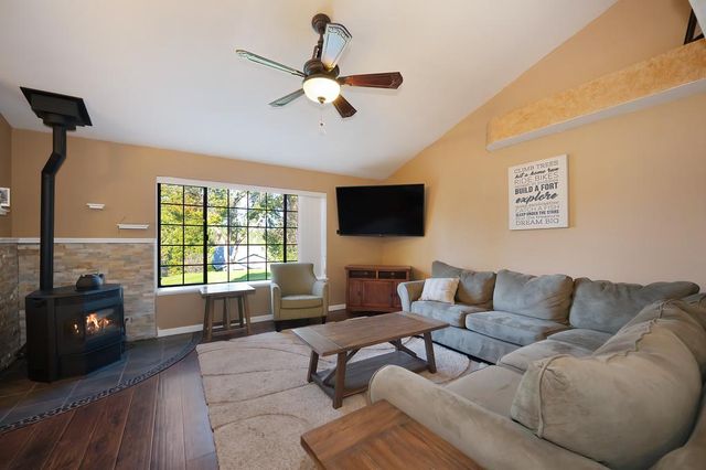 2836 Clemson Dr, Cameron Park, CA 95682