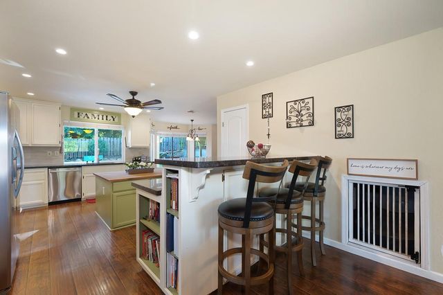 2836 Clemson Dr, Cameron Park, CA 95682