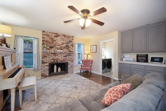 2836 Clemson Dr, Cameron Park, CA 95682