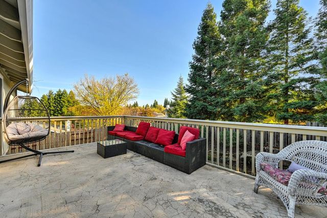 2836 Clemson Dr, Cameron Park, CA 95682