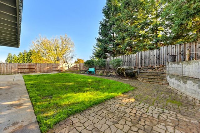 2836 Clemson Dr, Cameron Park, CA 95682