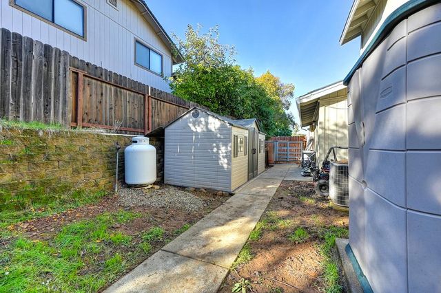 2836 Clemson Dr, Cameron Park, CA 95682