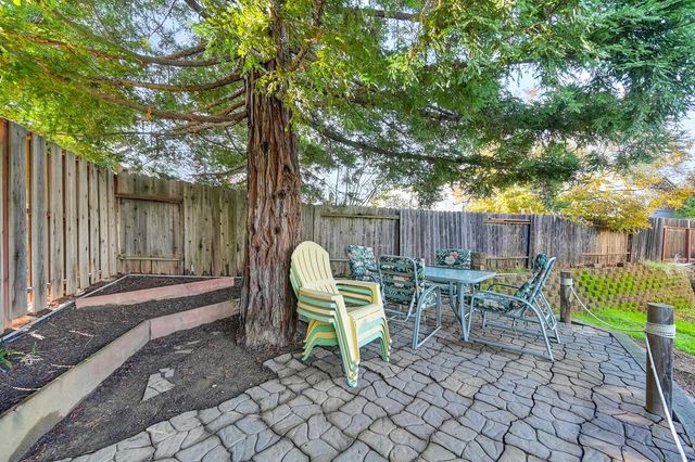 2836 Clemson Dr, Cameron Park, CA 95682