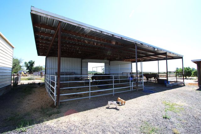10137 Pioneer Ave, Oakdale, CA 95361