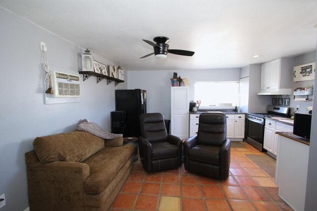 10137 Pioneer Ave, Oakdale, CA 95361
