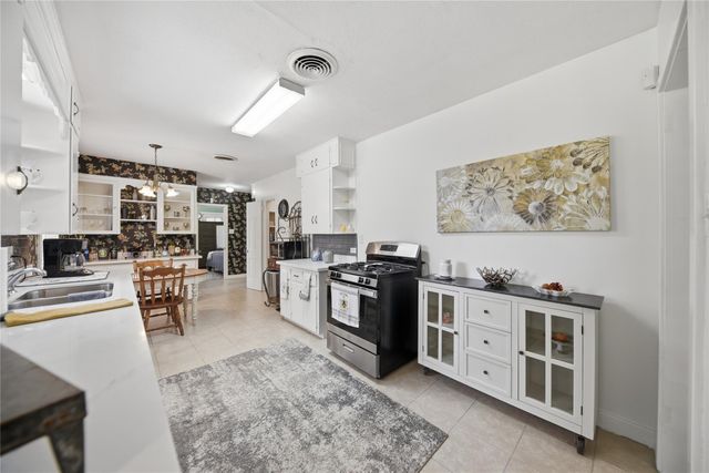 407 W Alamo Street, Brenham, TX 77833