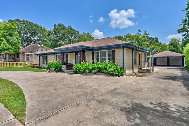 407 W Alamo Street, Brenham, TX 77833